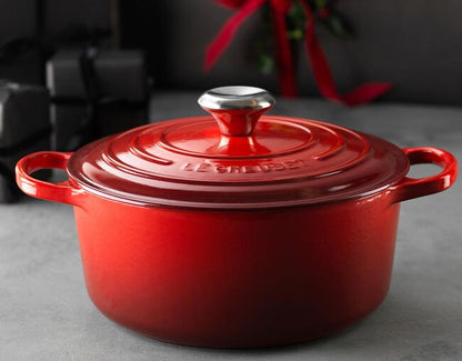 Signature Round Pan